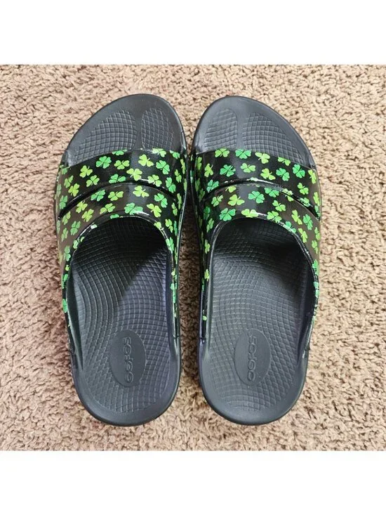 OOFOS OOahh Slide Sandals M9 W11 Sport Recovery Black Shamrock St. Patrick's Day - Picture 4 of 7